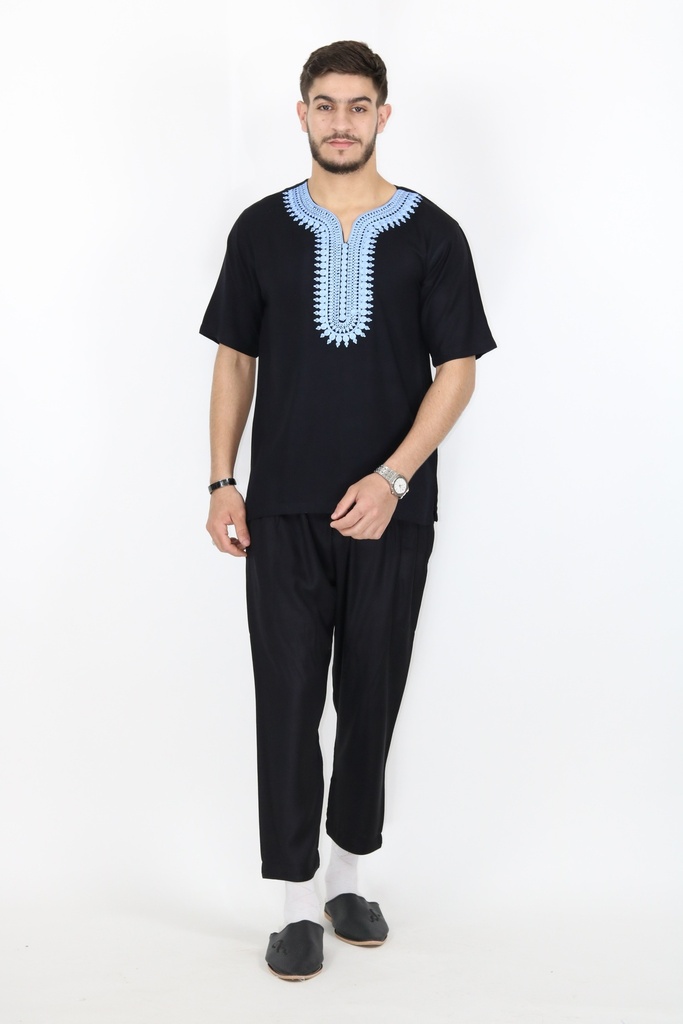 مجموعة مكونة من قطعتين